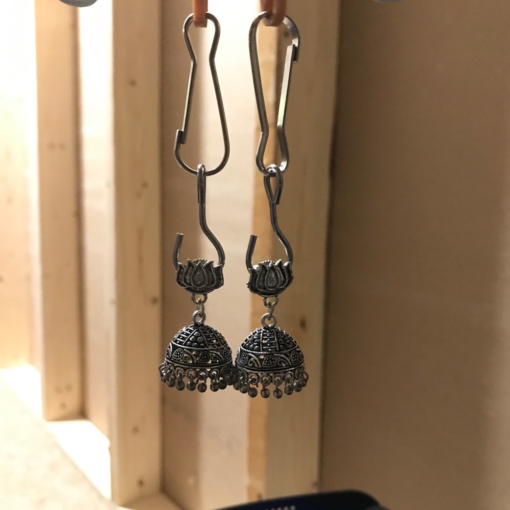Black metal Jhumka